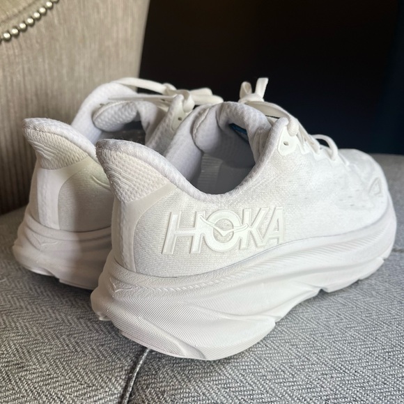 HOKA Clifton 9 Running Shoe - Picture 3 of 6